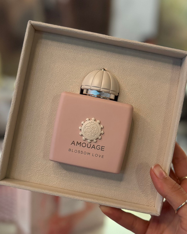 عطر ادکلن آمواج بلوسوم لاو مسترکوالیتی ۱۰۰ میل