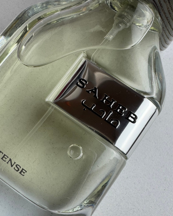 عطر ادکلن ارض الزعفران صاحب سفید اینتنس اورجینال ۷۰ میل
